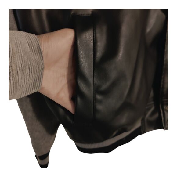 Bare Fox Jacket Men's Extra Large Black Gray Fleece Sleeves Varsity Snap Up 4XL - Picture 4 of 16